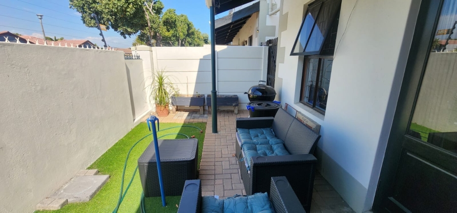 To Let 2 Bedroom Property for Rent in Parklands Western Cape